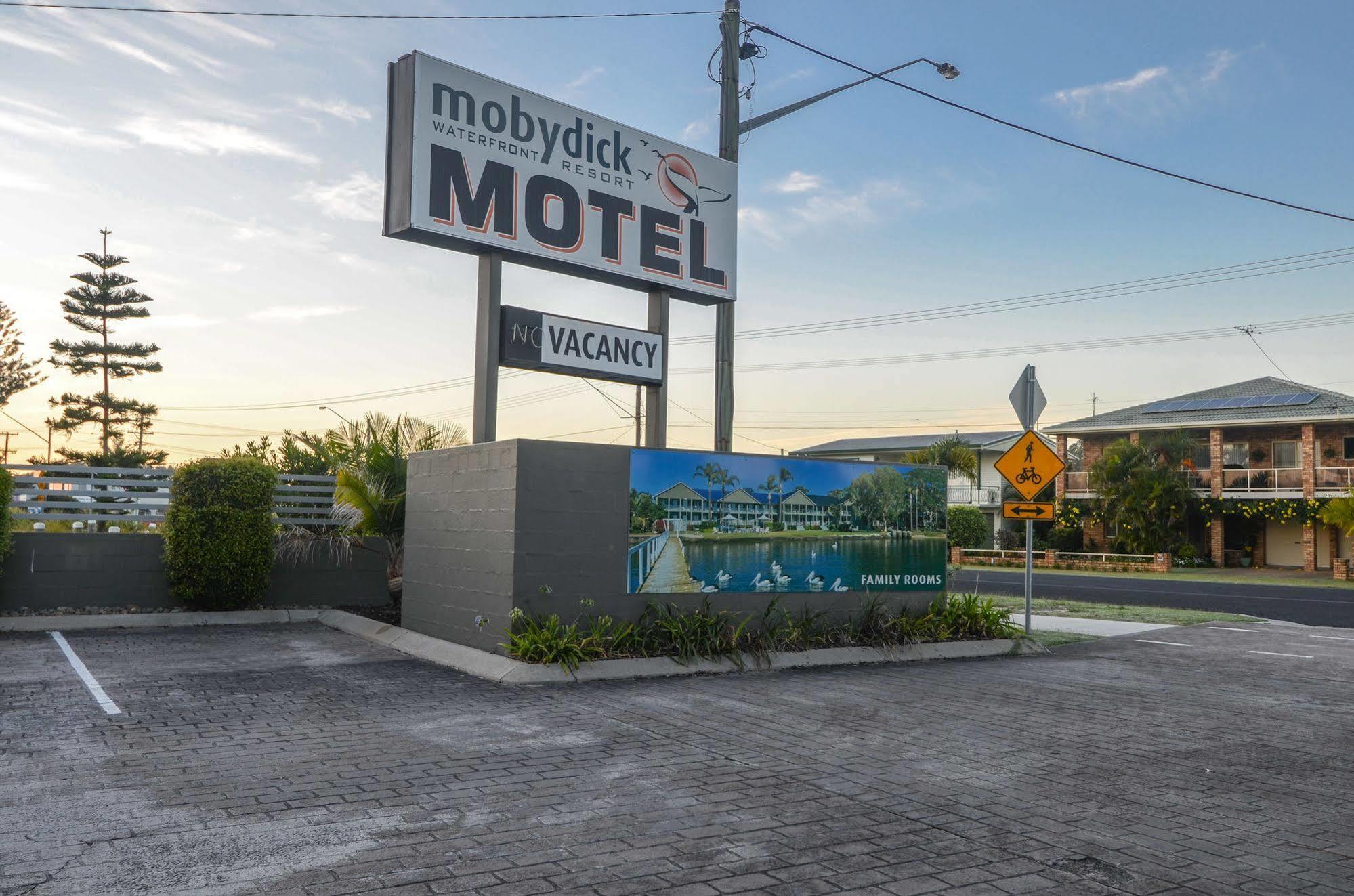 Moby Dick Waterfront Resort Motel Yamba Exterior photo